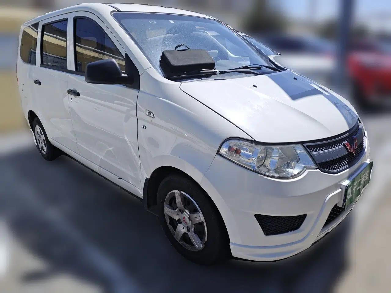 Wuling Hongguang 2015 1.5L S Basic Version China V Standard — миниатюра 3