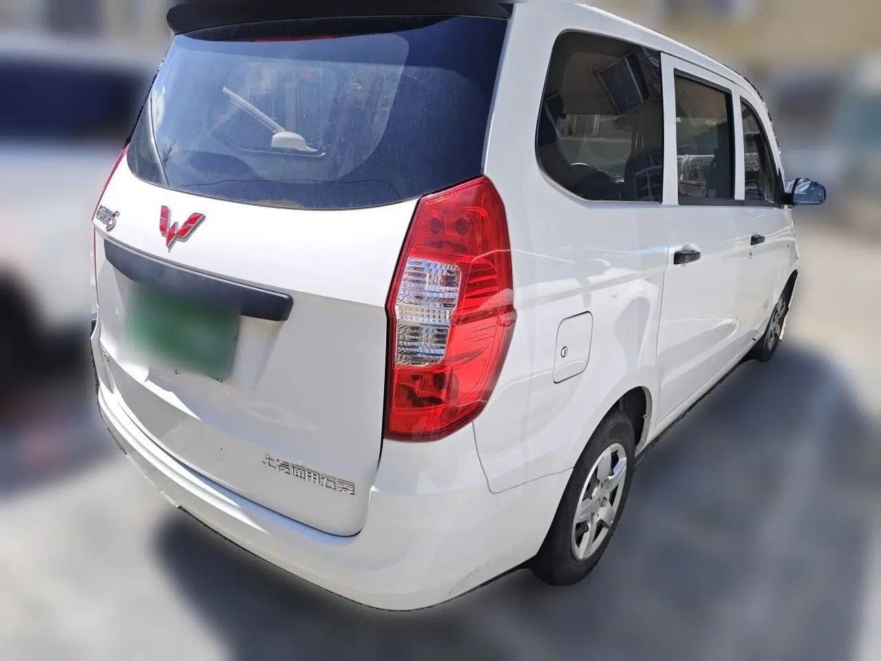 Wuling Hongguang 2015 1.5L S Basic Version China V Standard — миниатюра 6