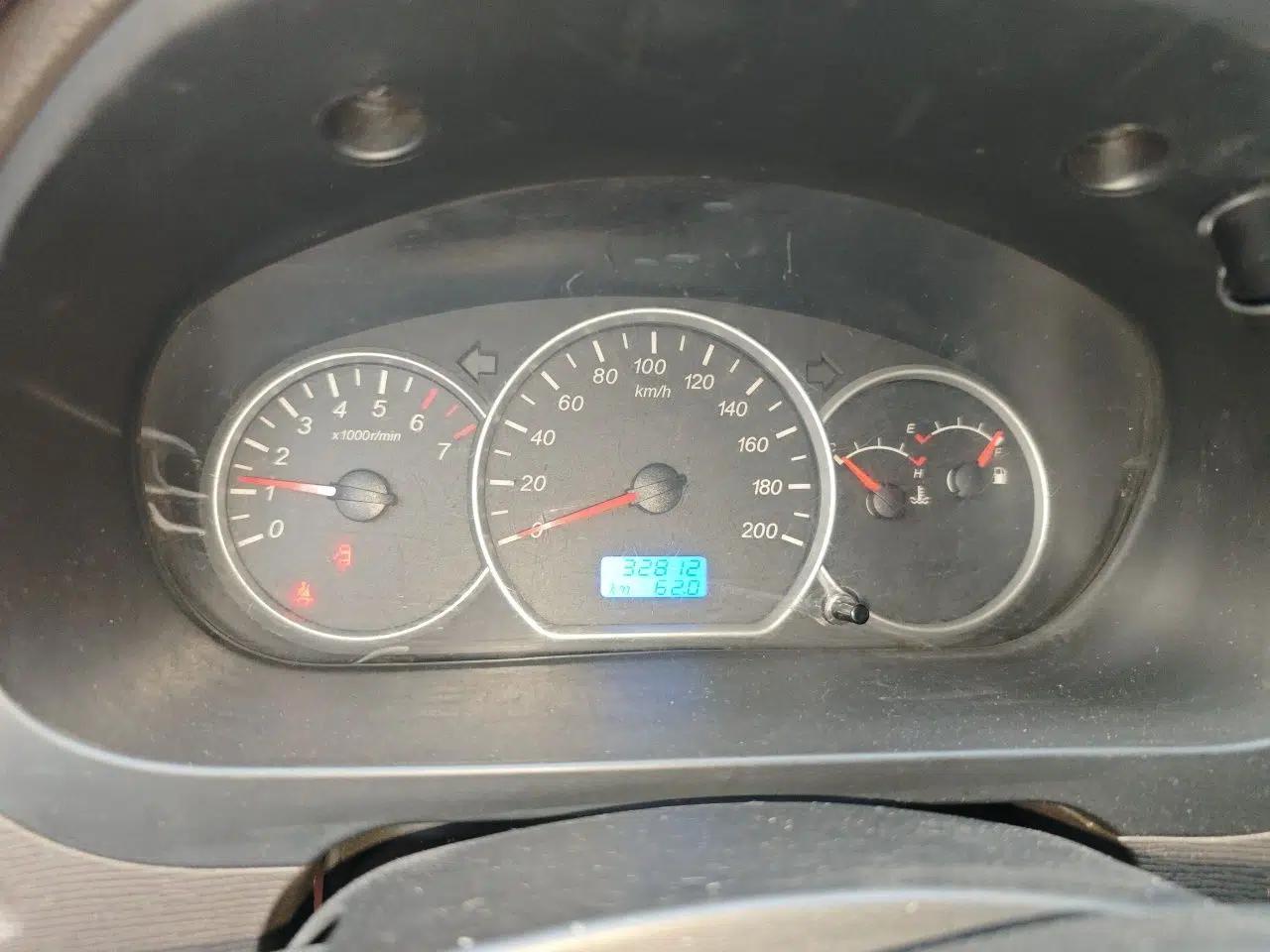 Wuling Hongguang 2014 1.5L S Standard Version — миниатюра 11