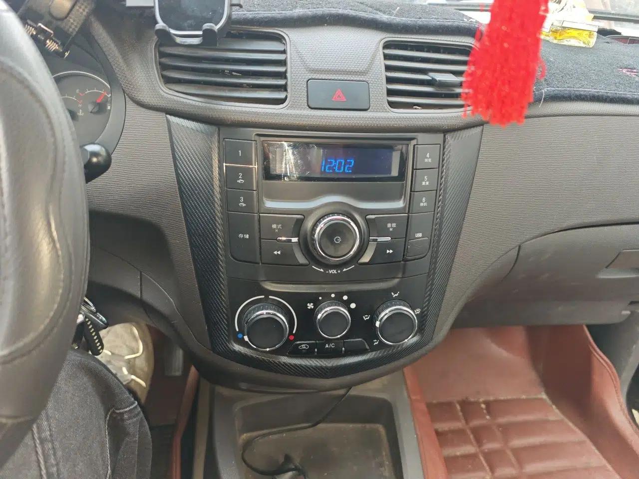 Wuling Hongguang 2014 1.5L S Standard Version — миниатюра 13