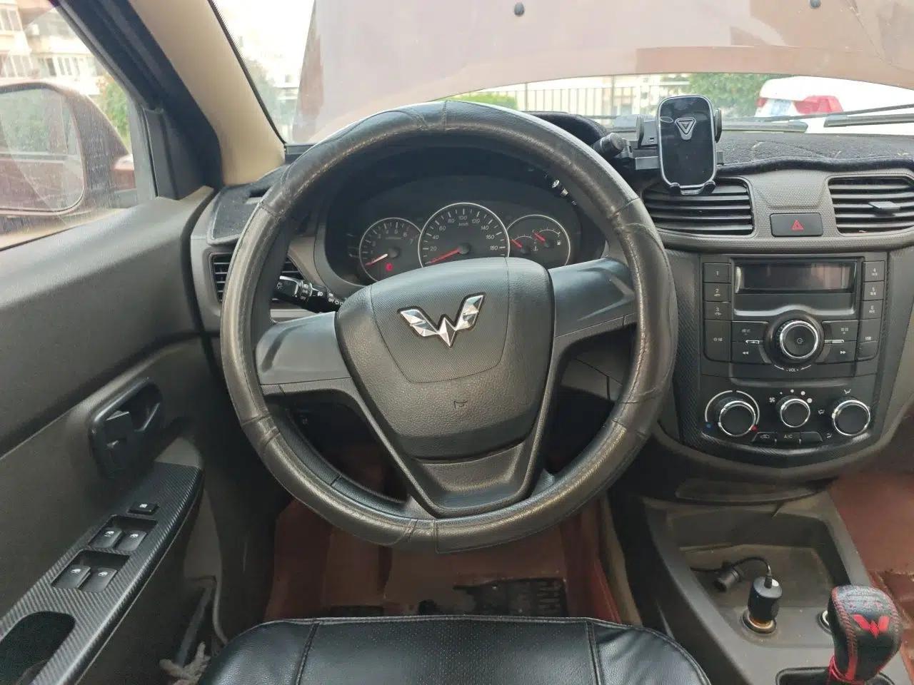 Wuling Hongguang 2014 1.5L S Standard Version — миниатюра 10