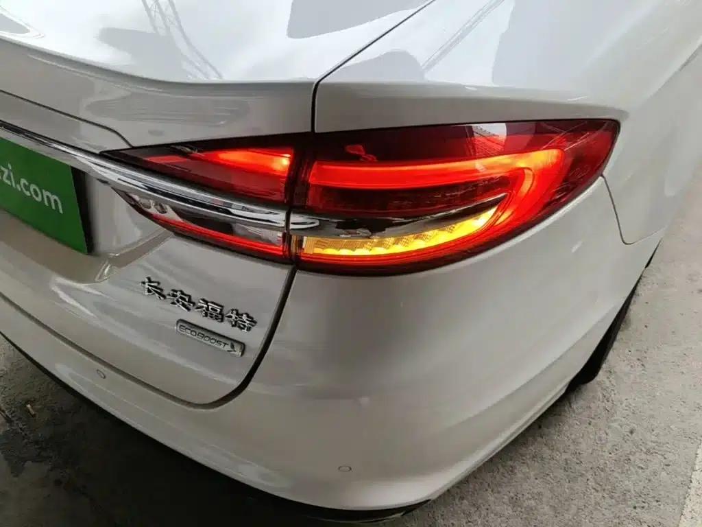 2017 Ford Mondeo EcoBoost 180 Fashion Edition — миниатюра 8