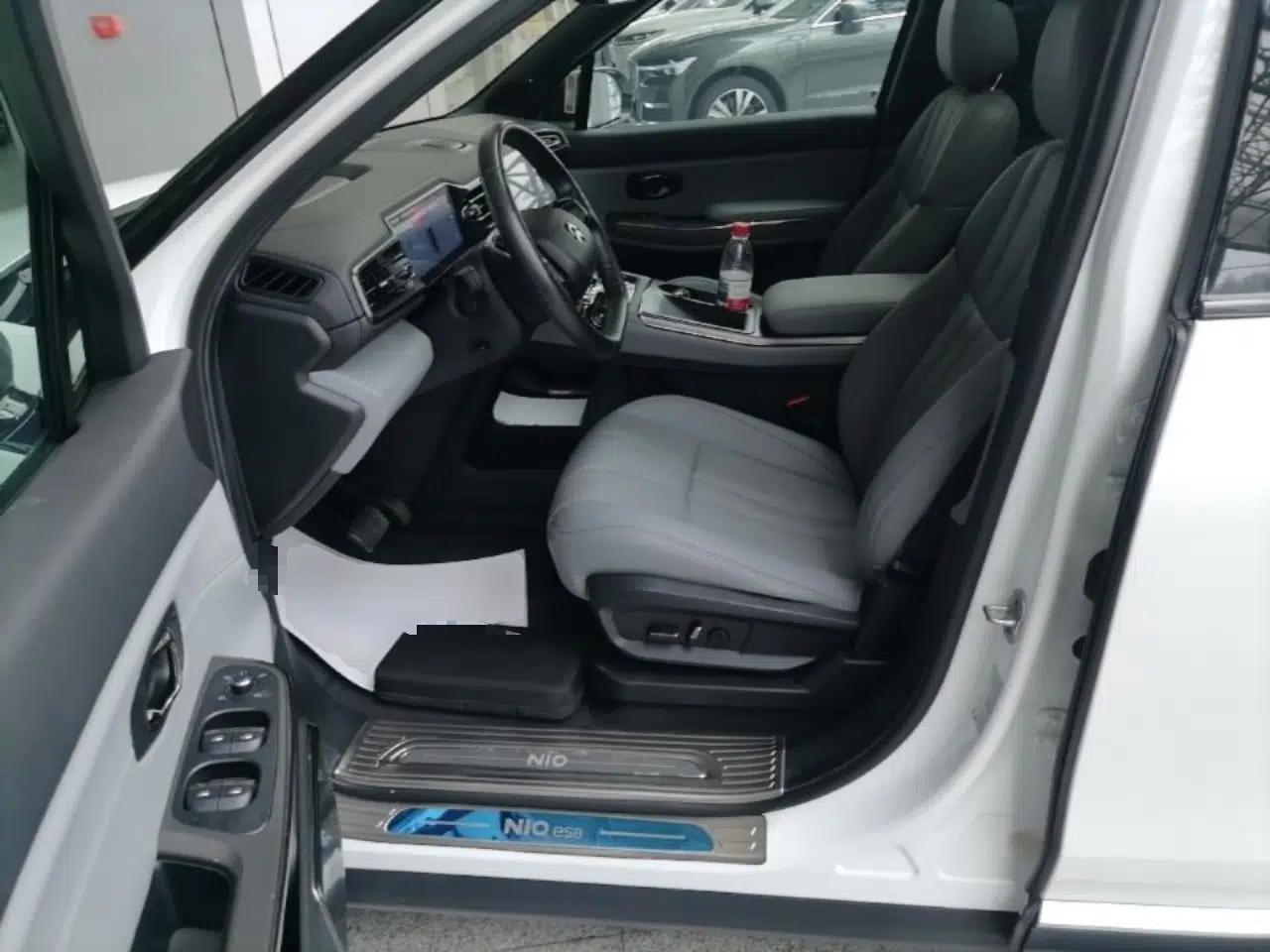 Nio ES8 2020 415 km Range 6-Seater Version — миниатюра 17