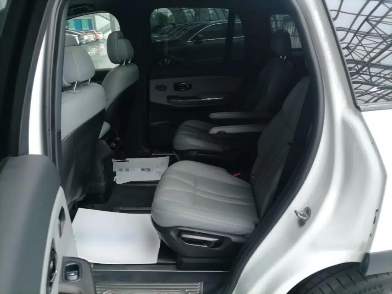 Nio ES8 2020 415 km Range 6-Seater Version — миниатюра 20