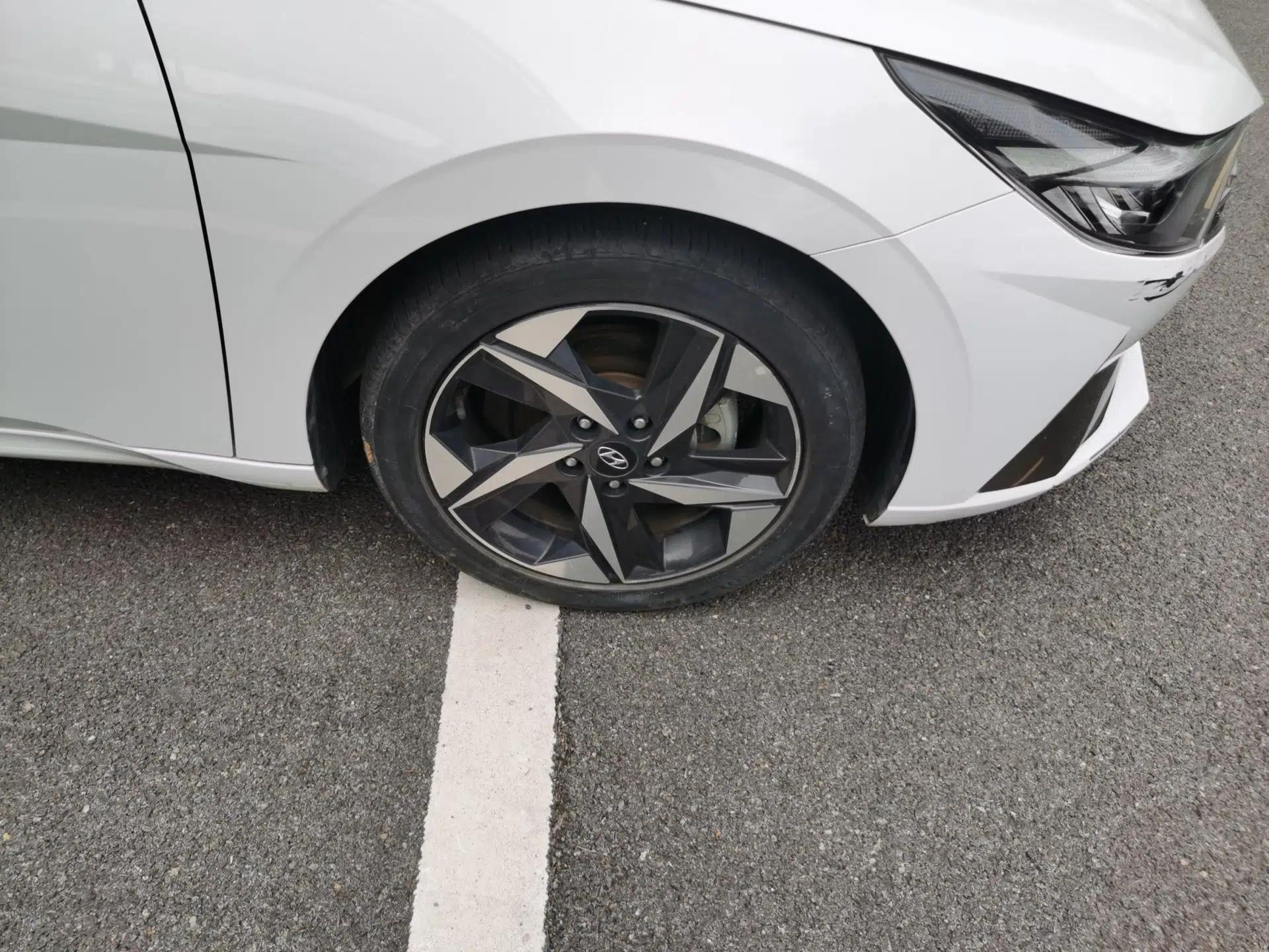 Hyundai Elantra 2022 1.5L CVT LUX Prestige Edition — миниатюра 8