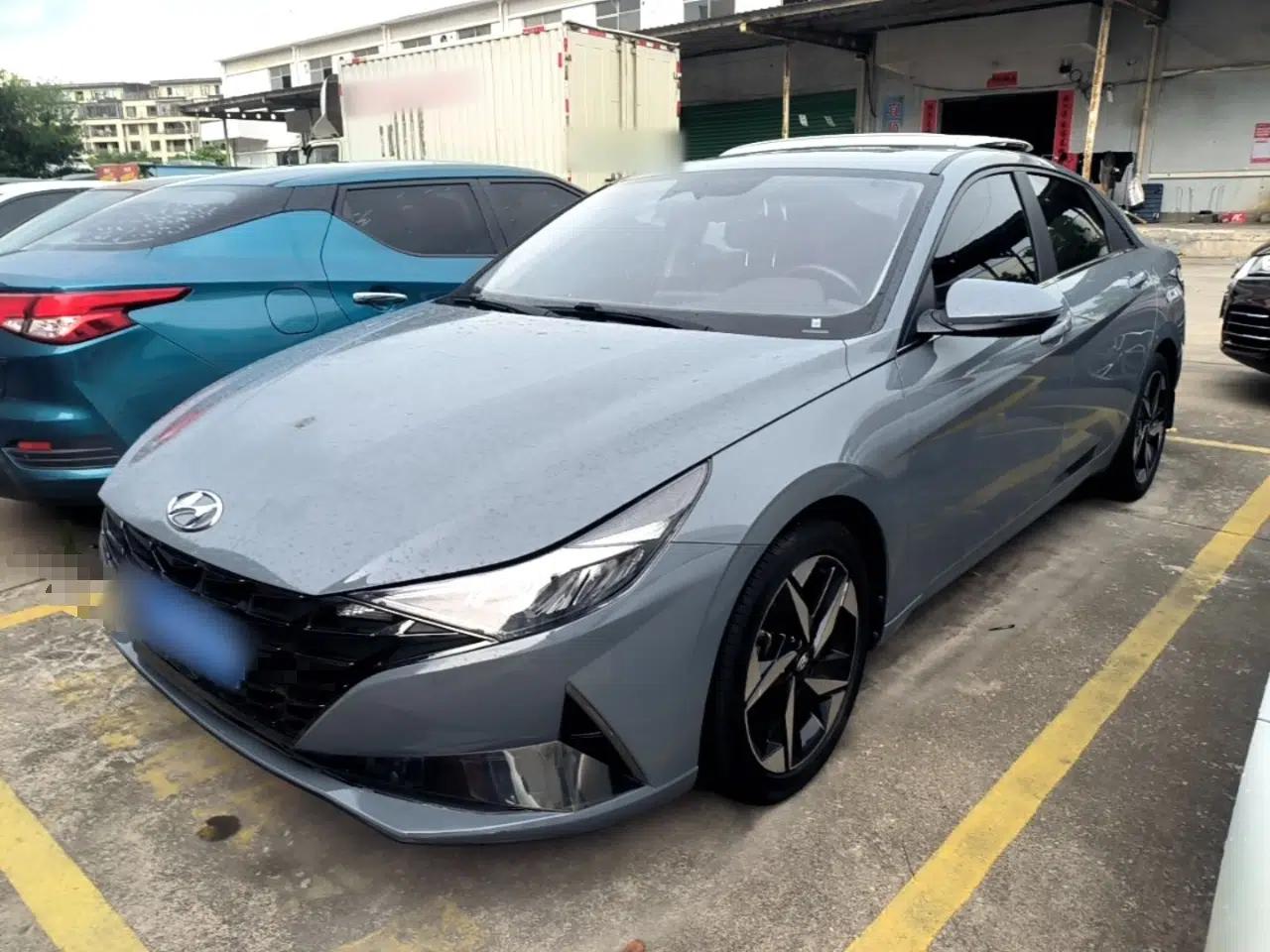 Hyundai Elantra 2022 1.5L CVT LUX Prestige Edition — миниатюра 1