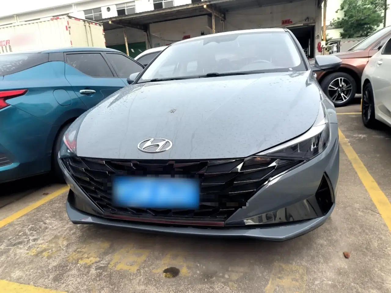 Hyundai Elantra 2022 1.5L CVT LUX Prestige Edition — миниатюра 2