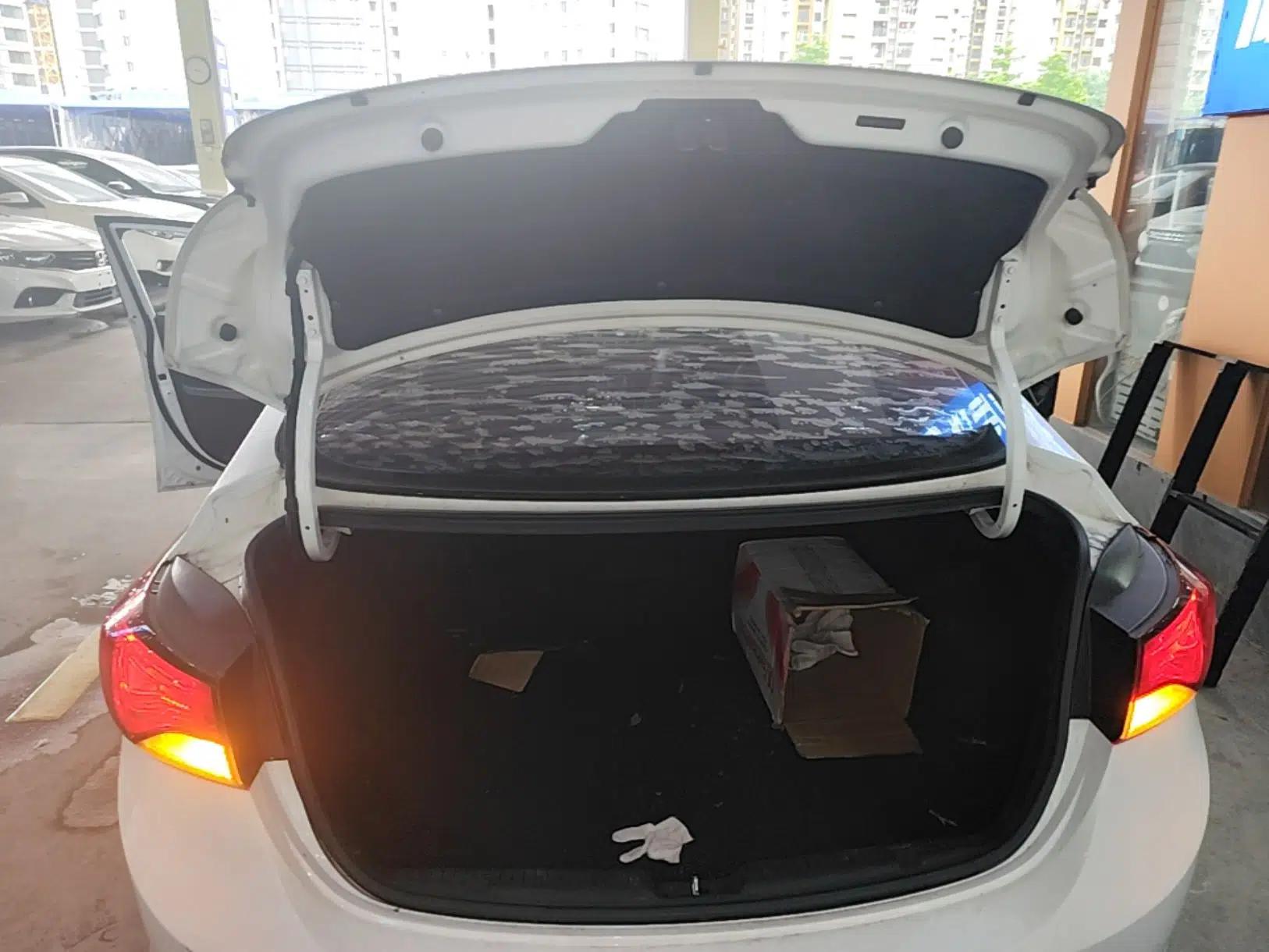 Hyundai Elantra (5th Generation / Langdong) 2016 1.6L Automatic Prestige Model — миниатюра 22