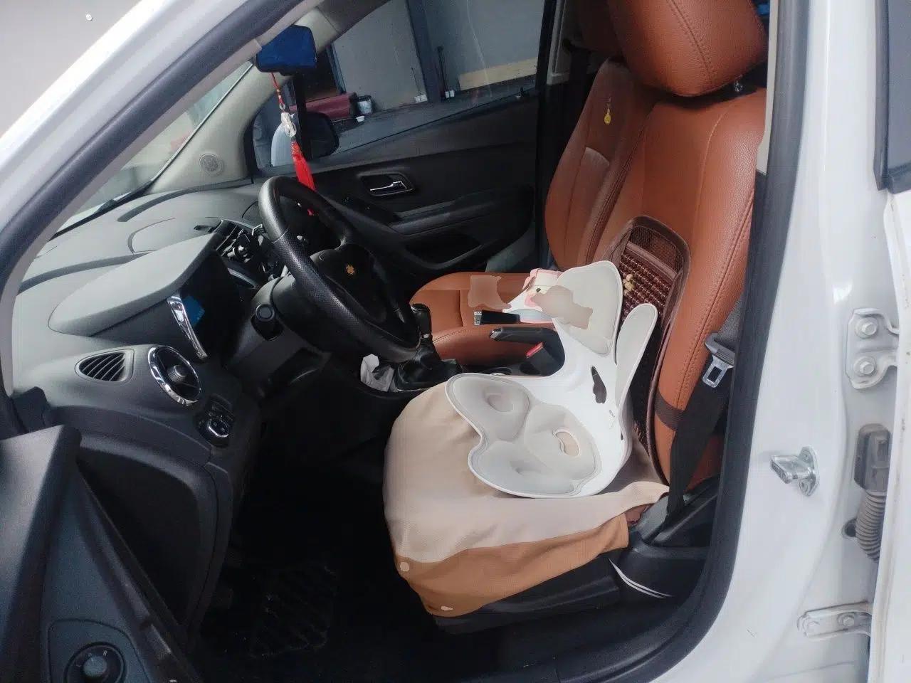 Chevrolet Trax 2016 1.4T Manual Two-Wheel Drive Comfort Version with Sunroof — миниатюра 15