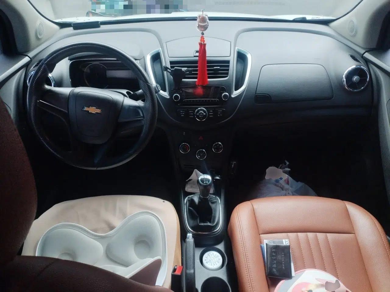 Chevrolet Trax 2016 1.4T Manual Two-Wheel Drive Comfort Version with Sunroof — миниатюра 9