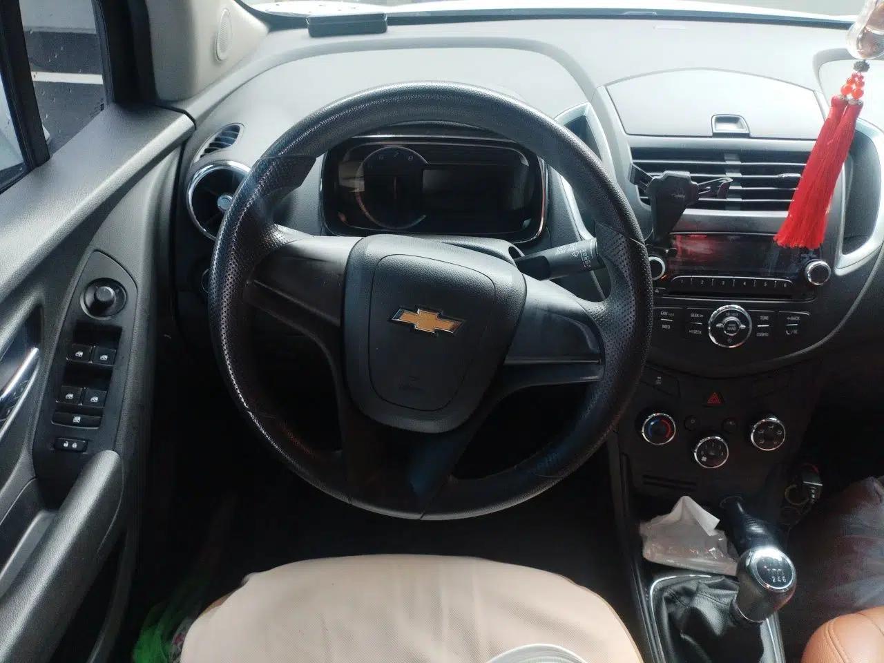 Chevrolet Trax 2016 1.4T Manual Two-Wheel Drive Comfort Version with Sunroof — миниатюра 10