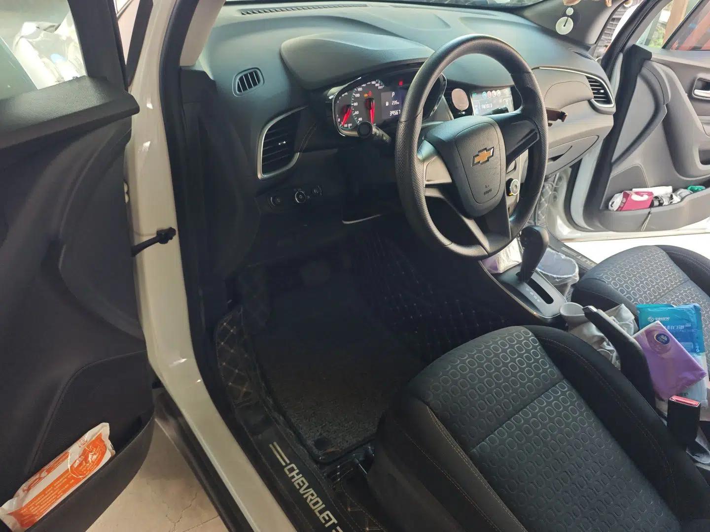 Chevrolet Trax 2018 330T Automatic Two-Wheel Drive Elite Model — миниатюра 19