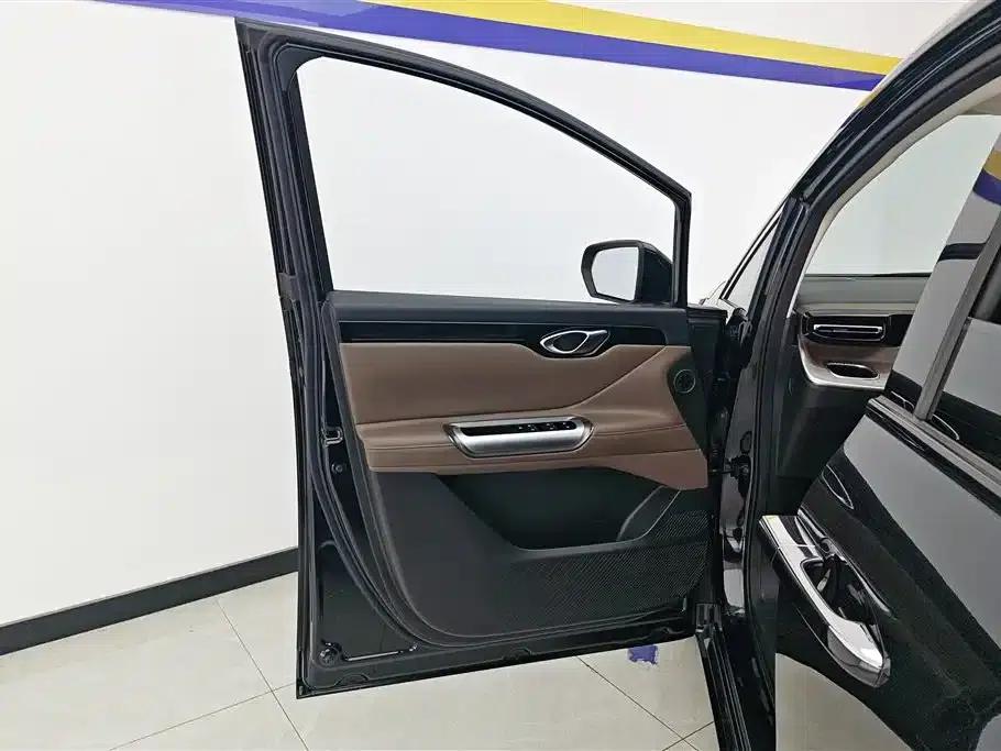 Trumpchi E8 2024 Glory Series 2.0L Glory Edition — миниатюра 7