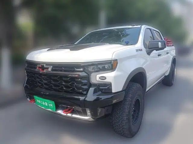 Chevrolet Silverado Silverado 5‑Seater 6.2L Automatic with Sunroof Pickup