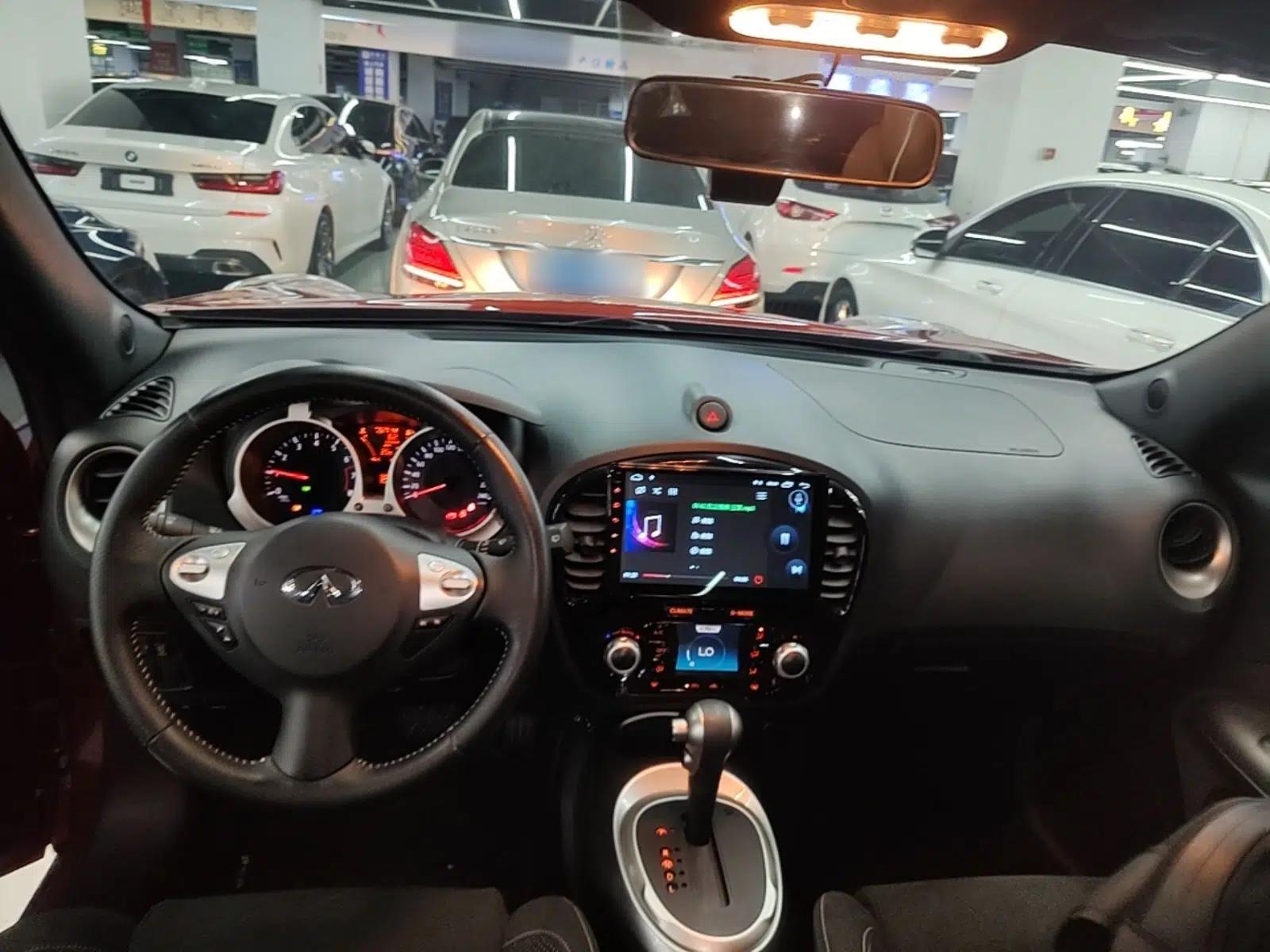 Infiniti ESQ 2014 1.6L Spontaneous Edition — миниатюра 17