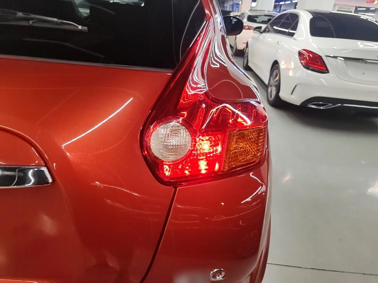 Infiniti ESQ 2014 1.6L Spontaneous Edition — миниатюра 9