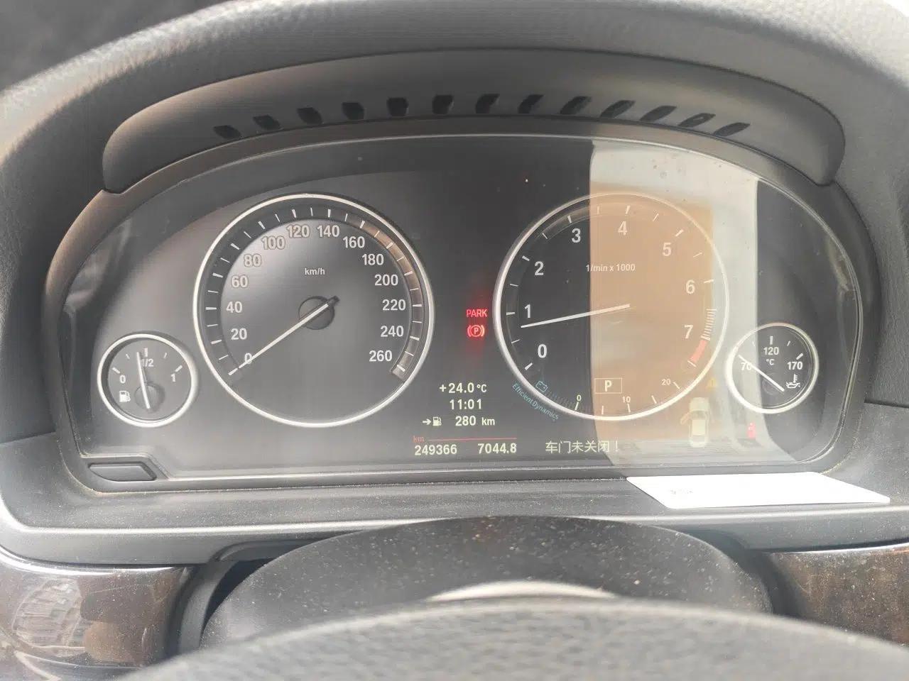 BMW 5 Series 2013 525Li Luxury Model — миниатюра 11
