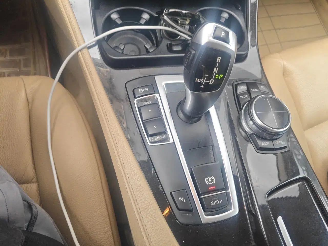 BMW 5 Series 2013 525Li Luxury Model — миниатюра 14
