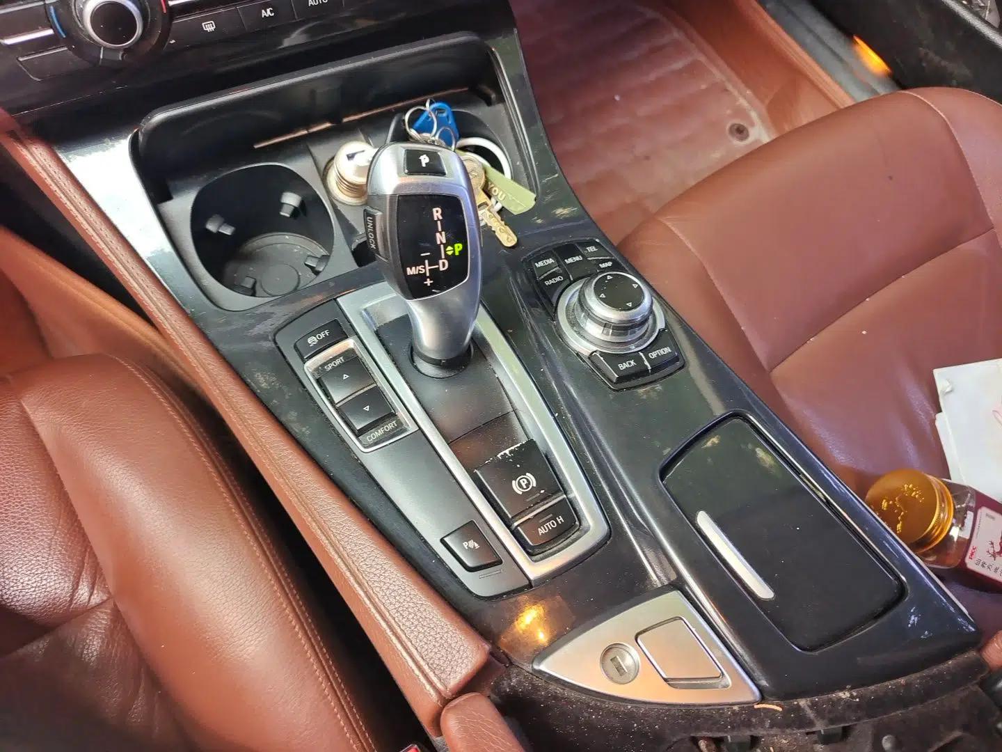 BMW 5 Series 2013 520Li Elegant Edition — миниатюра 14