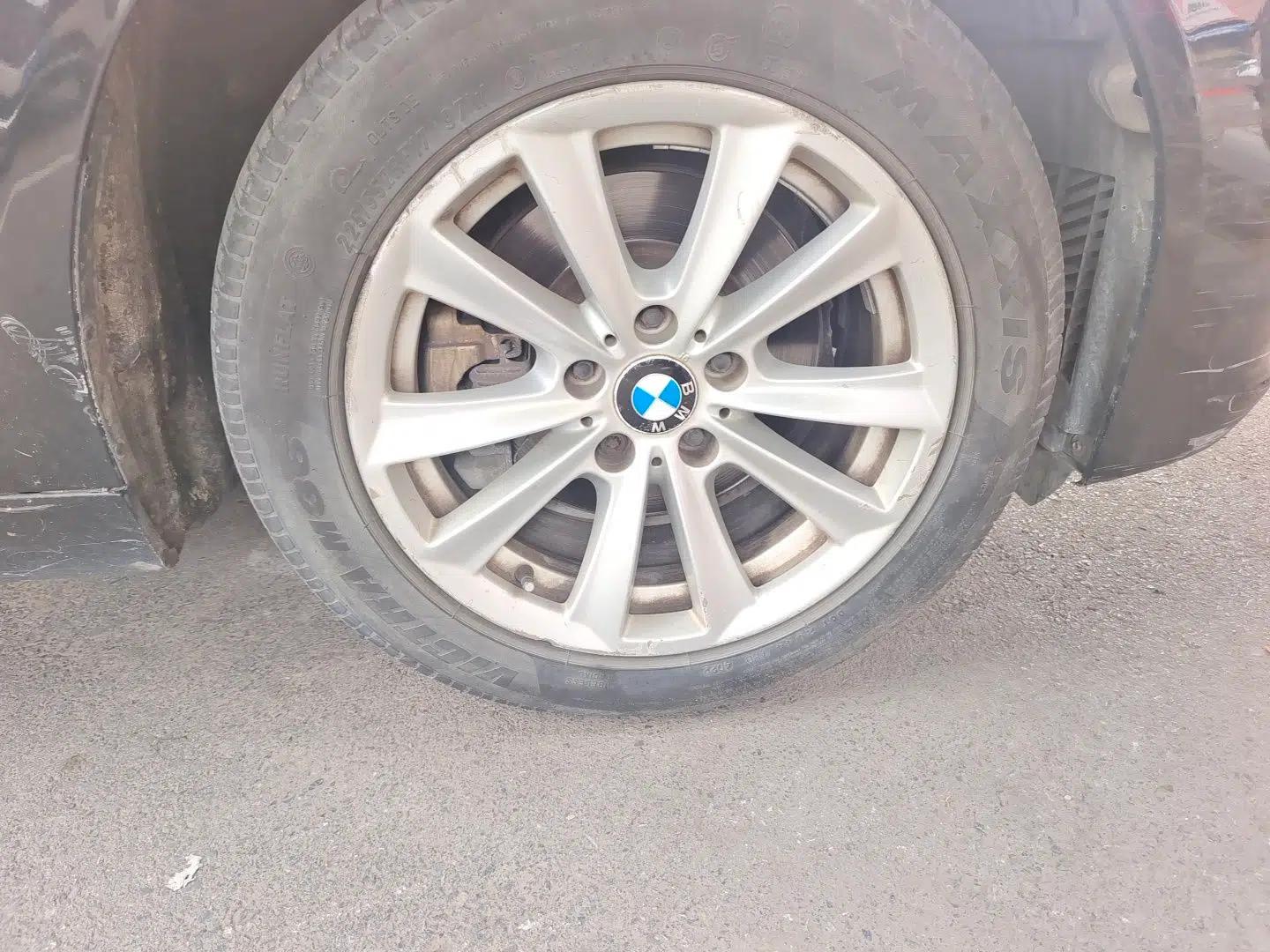 BMW 5 Series 2013 520Li Elegant Edition — миниатюра 8