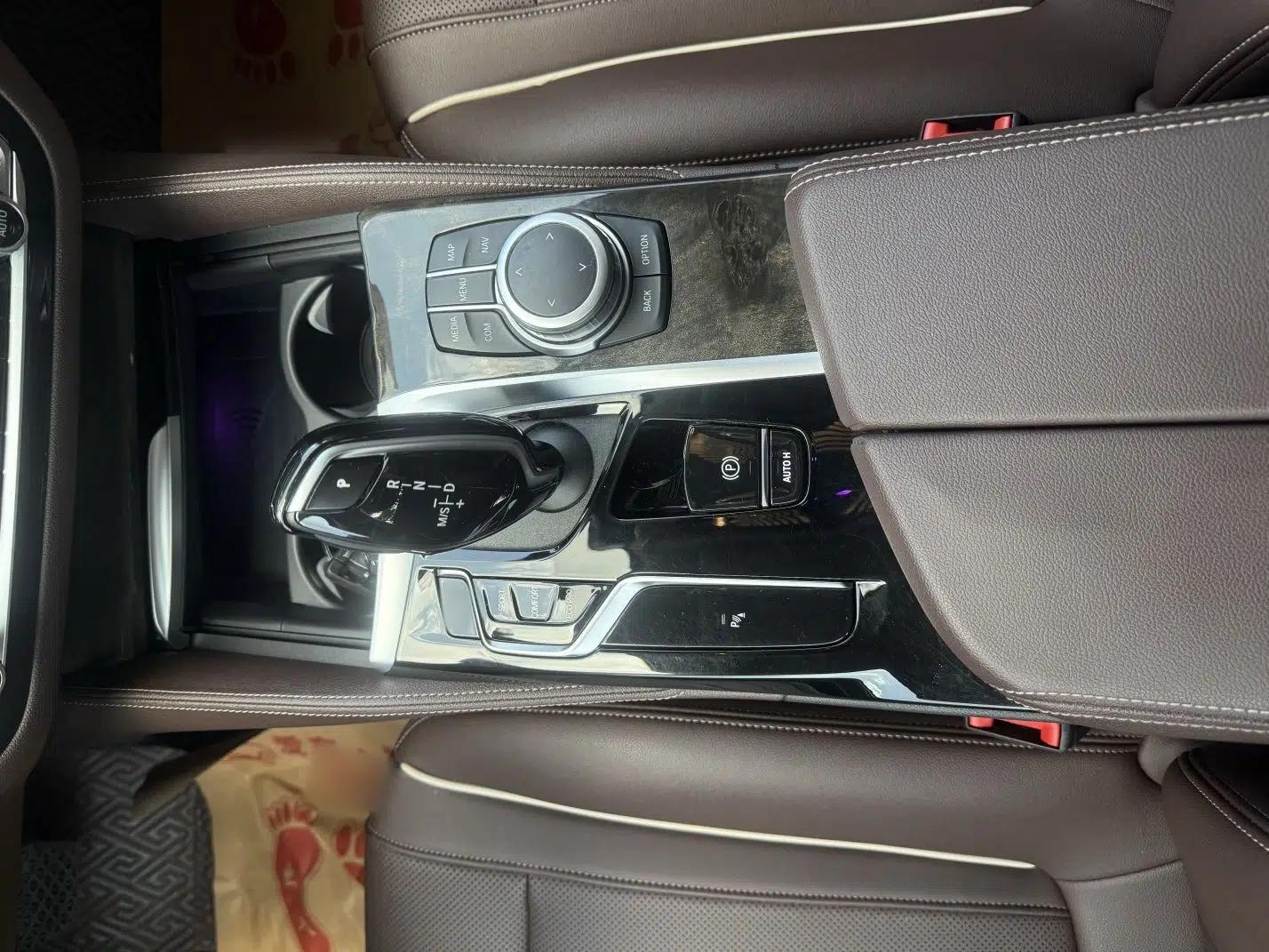 BMW 5 Series 2022 Restyled 525Li Luxury Package — миниатюра 15