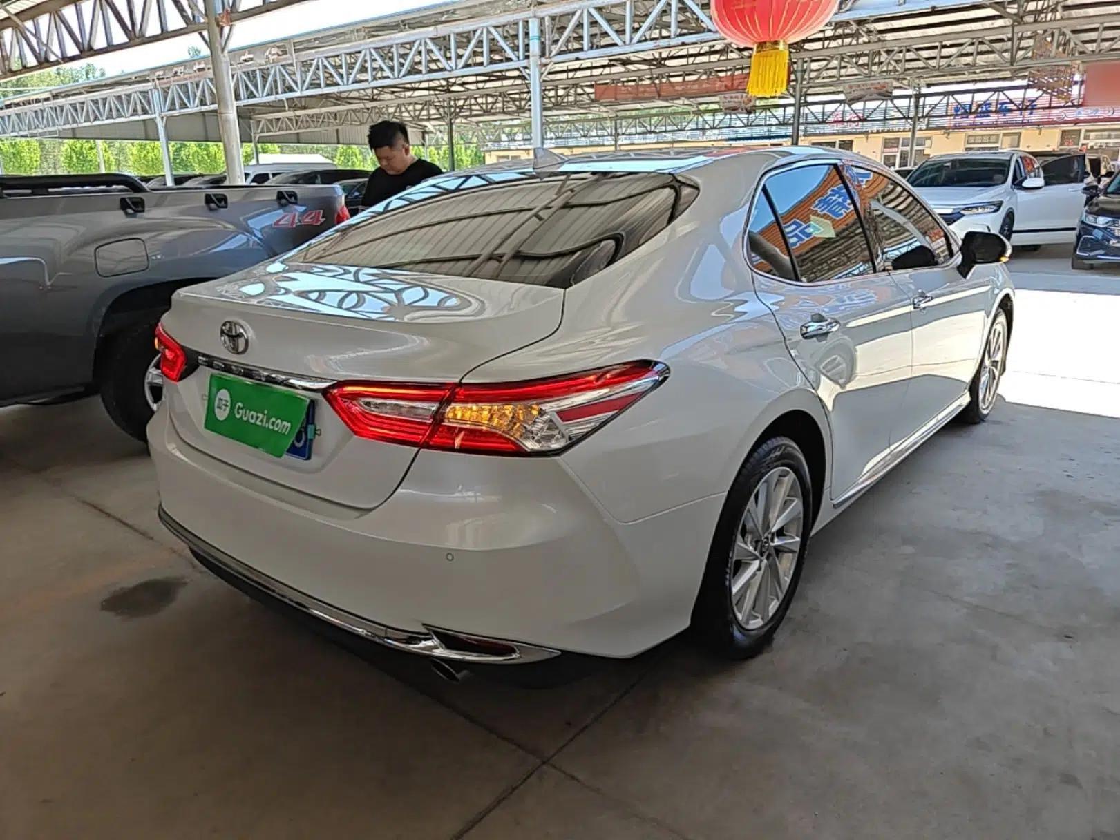 Toyota Camry 2023 2.0G Luxury Edition — миниатюра 6