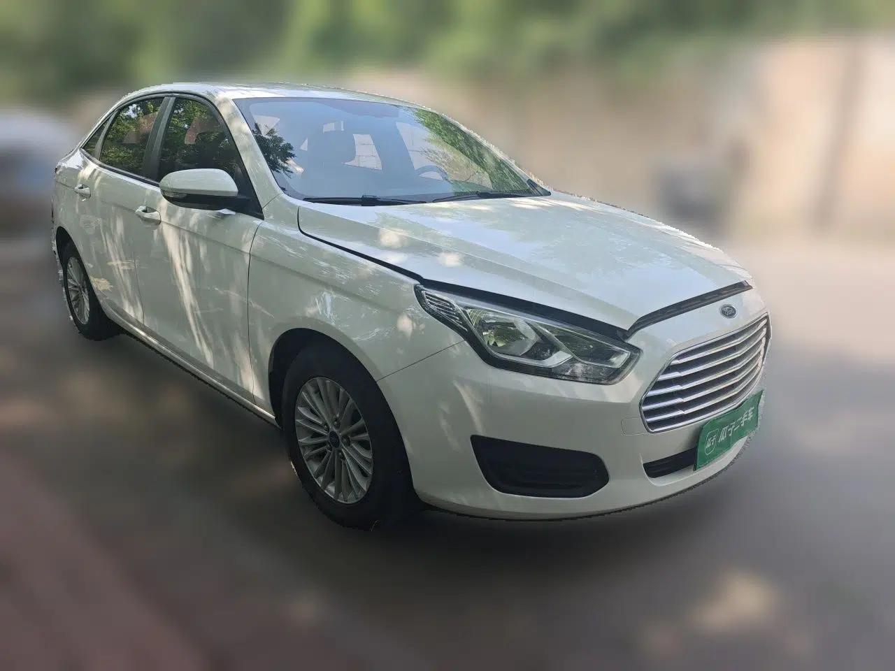 Ford Escort 2017 Revised Version 1.5L Automatic Comfort Edition — миниатюра 3