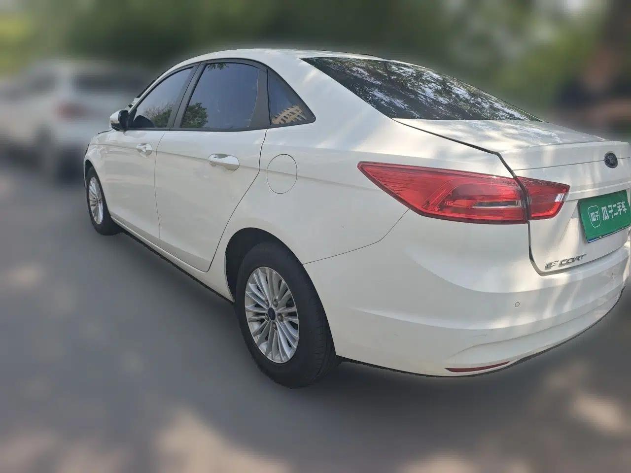 Ford Escort 2017 Revised Version 1.5L Automatic Comfort Edition — миниатюра 4