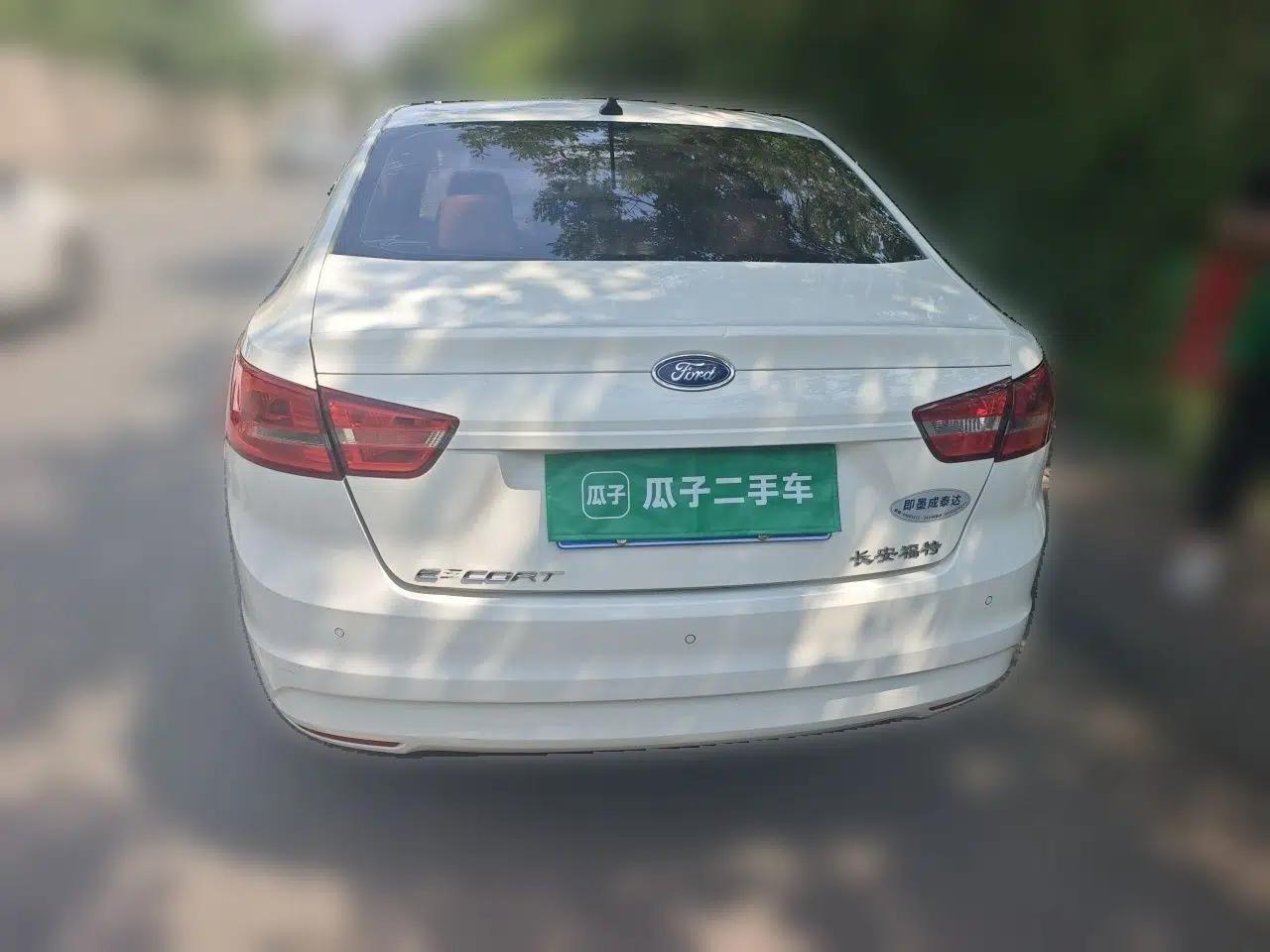Ford Escort 2017 Revised Version 1.5L Automatic Comfort Edition — миниатюра 5