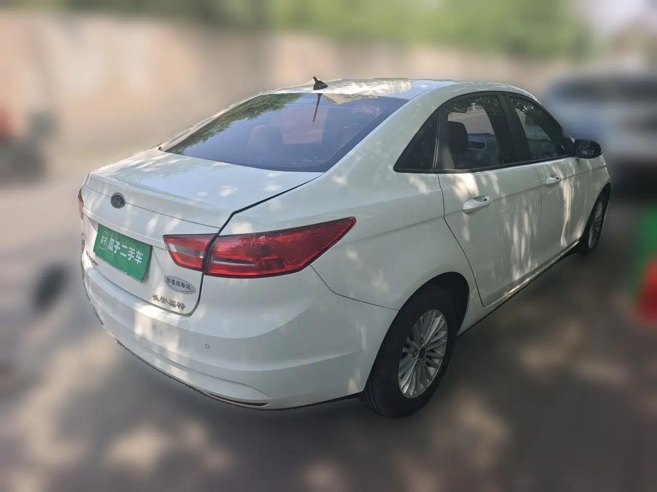 Ford Escort 2017 Revised Version 1.5L Automatic Comfort Edition — миниатюра 6