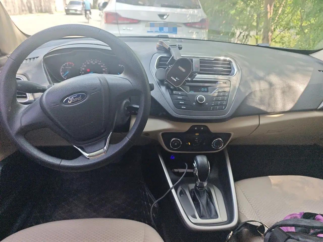 Ford Escort 2017 Revised Version 1.5L Automatic Comfort Edition — миниатюра 9