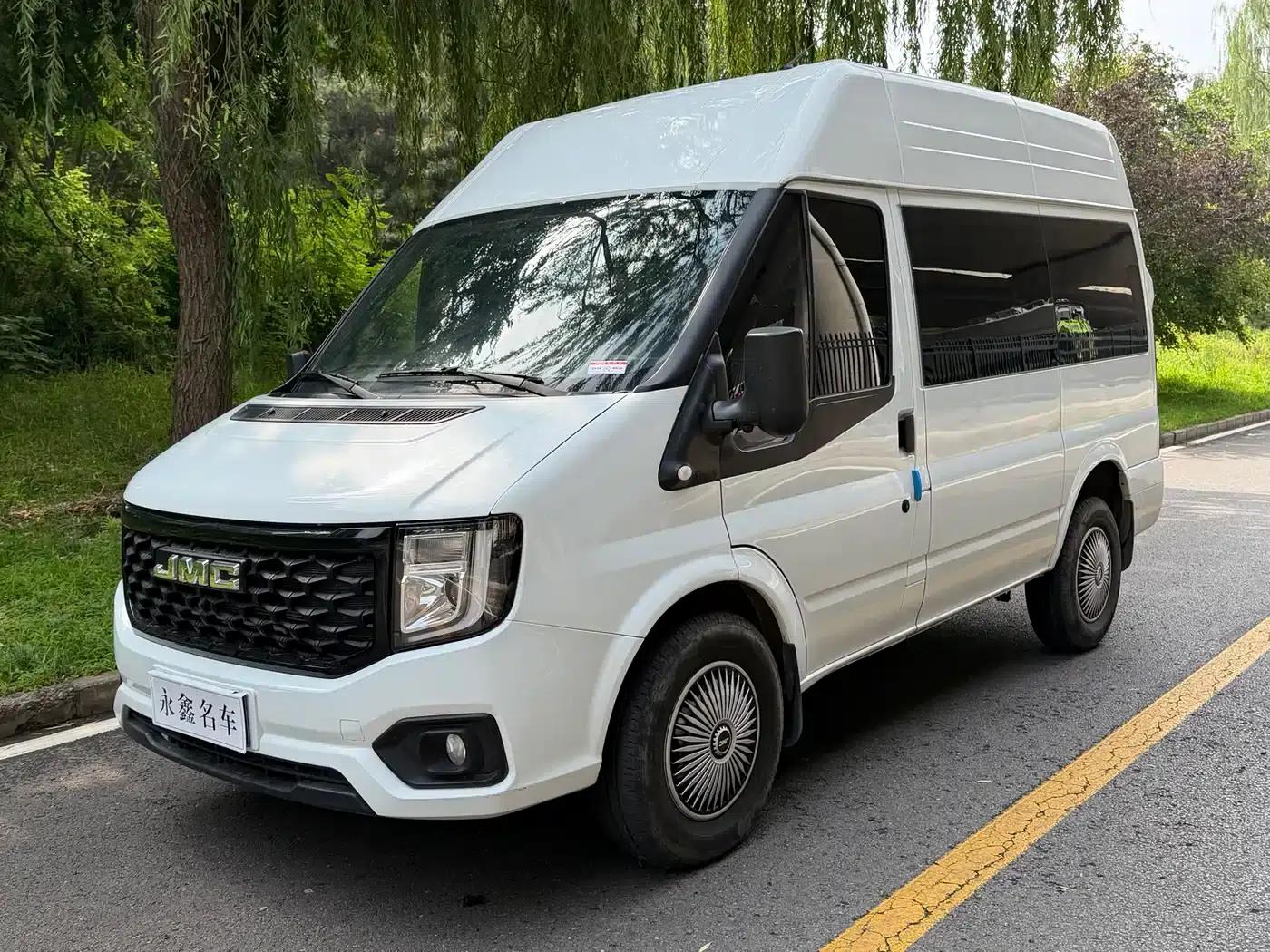 Jiangling Fushun 2025 2.0T 8AT Diesel Short Wheelbase Medium Roof Commercial Multi-purpose Passenger Vehicle (5/6 Seats) — миниатюра 1