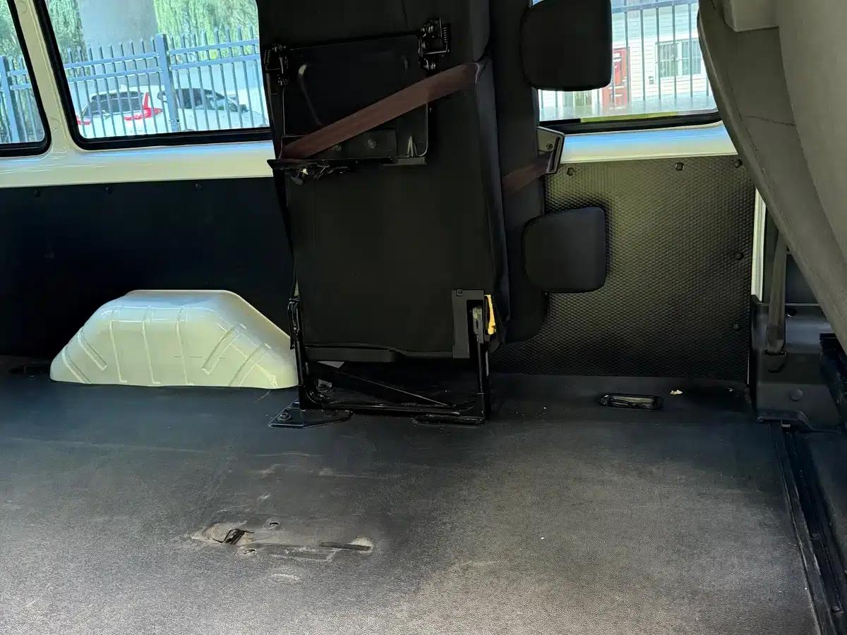 Jiangling Fushun 2025 2.0T 8AT Diesel Short Wheelbase Medium Roof Commercial Multi-purpose Passenger Vehicle (5/6 Seats) — миниатюра 5