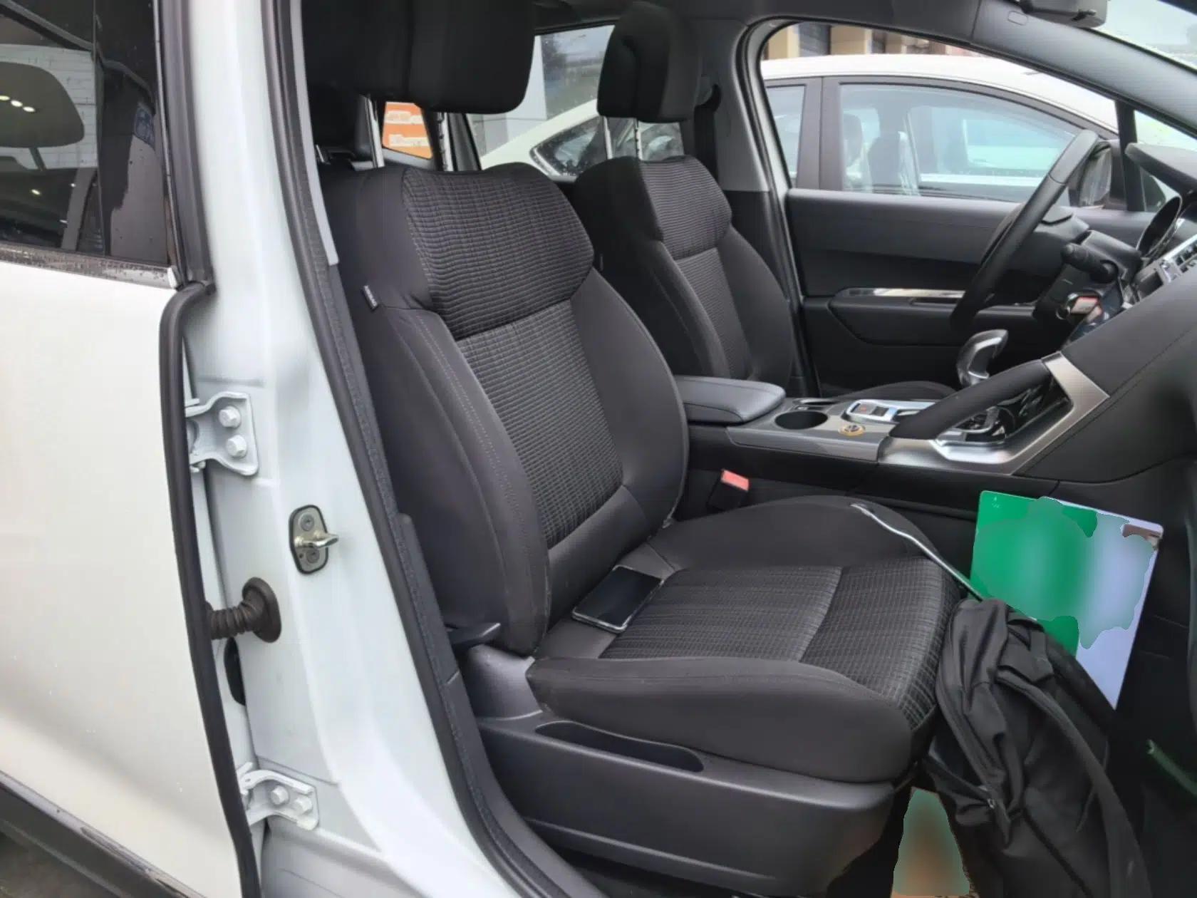 Peugeot 3008 2016 1.6THP Automatic Classic Edition — миниатюра 19