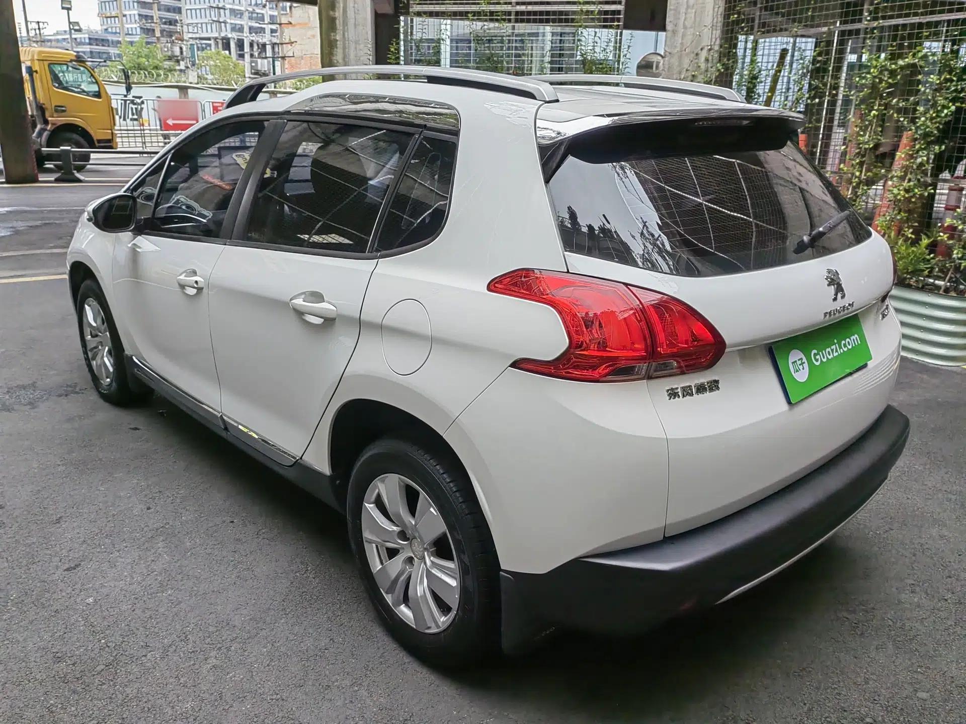 Peugeot 2008 2014 1.6L Automatic Fashion Edition — миниатюра 19