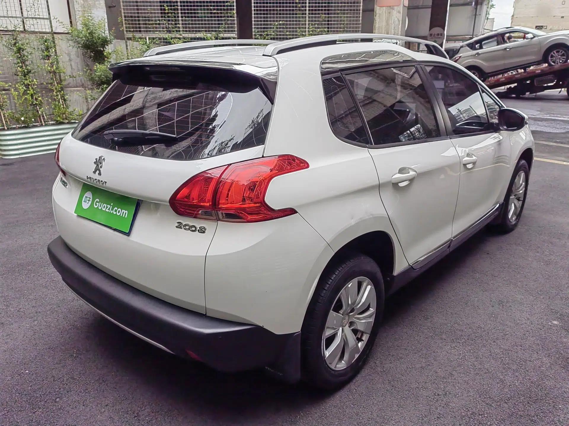 Peugeot 2008 2014 1.6L Automatic Fashion Edition — миниатюра 20