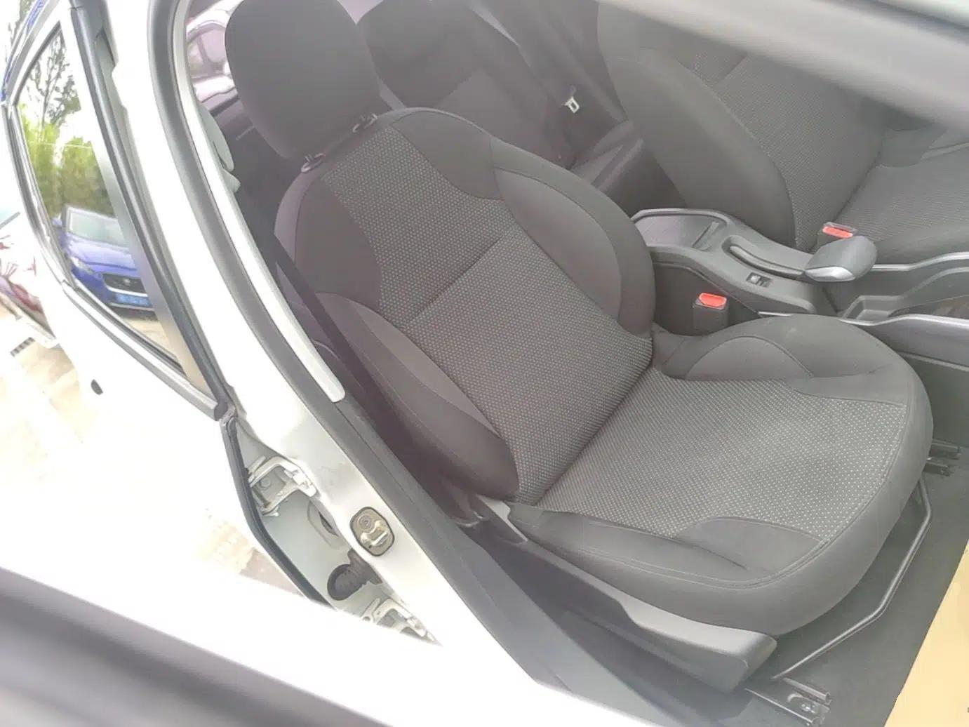 Peugeot 2008 2014 1.6L Automatic Fashion Edition — миниатюра 29