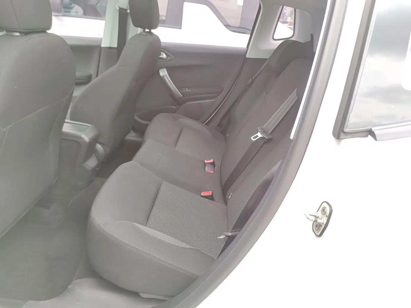 Peugeot 2008 2014 1.6L Automatic Fashion Edition — миниатюра 30