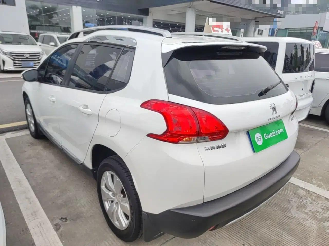 Peugeot 2008 2014 1.6L Automatic Fashion Edition — миниатюра 4