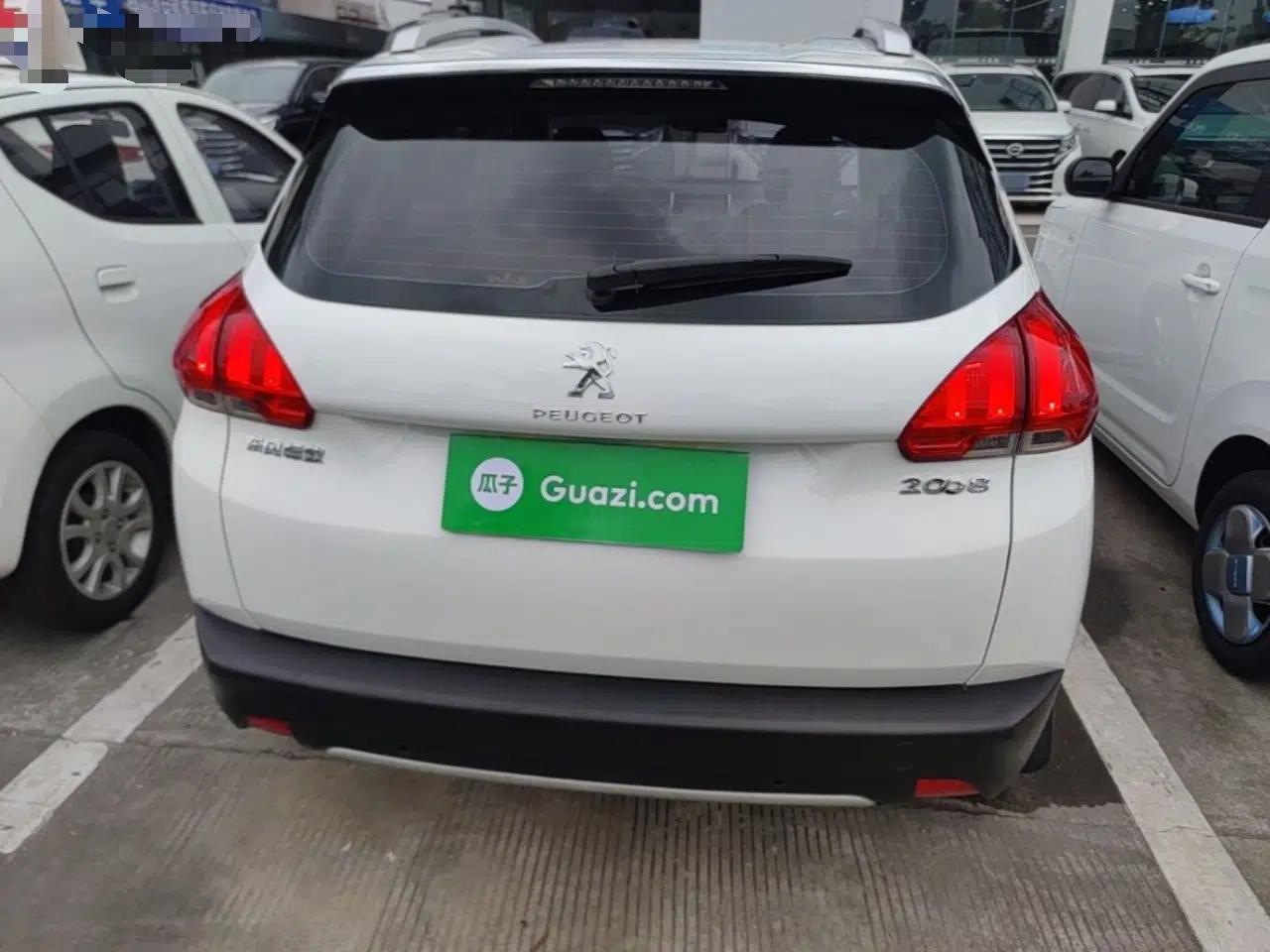 Peugeot 2008 2014 1.6L Automatic Fashion Edition — миниатюра 5