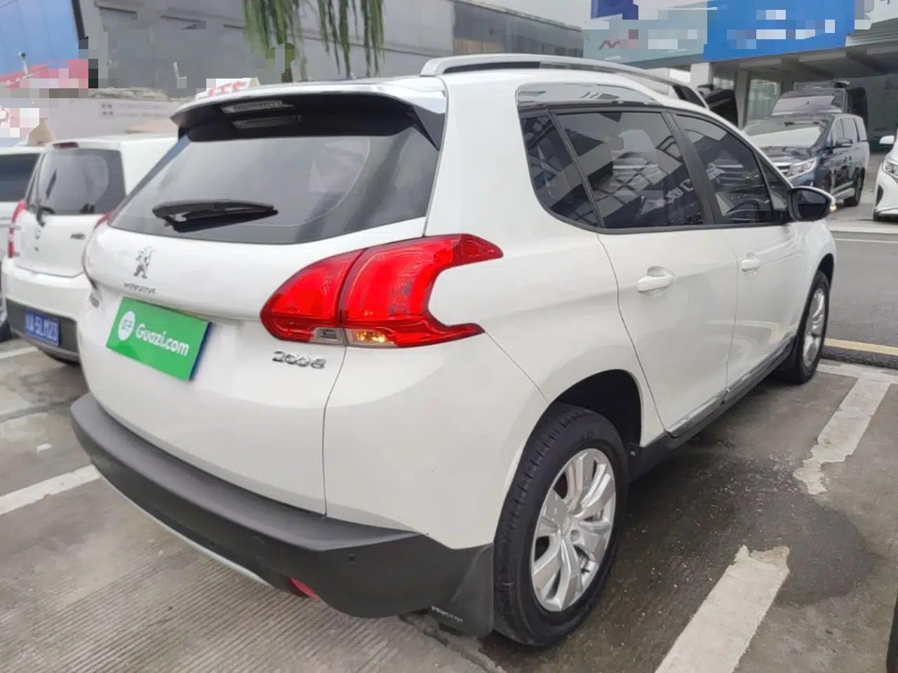Peugeot 2008 2014 1.6L Automatic Fashion Edition — миниатюра 6