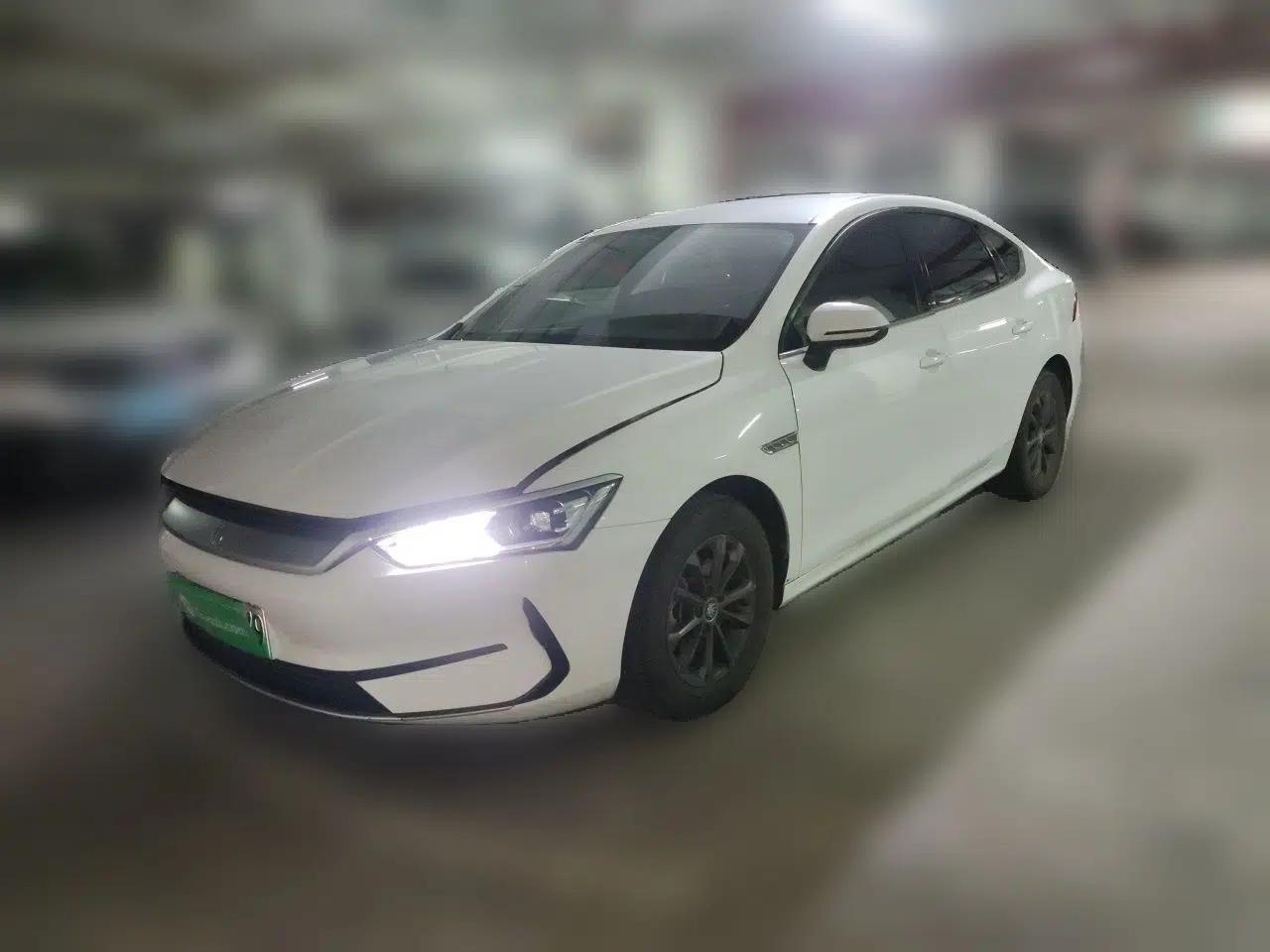 BYD Qin PLUS 2021 EV 400KM Leading Comfort Edition — миниатюра 1