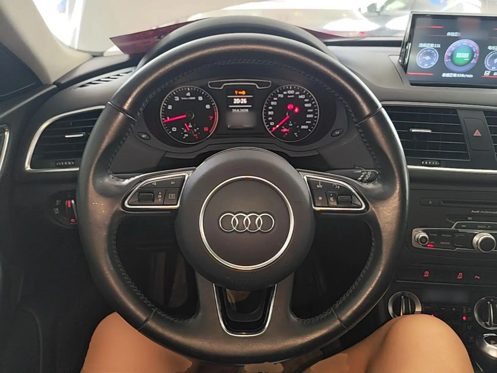Audi Q3 2015 35 TFSI Millionth Anniversary Comfort Model — миниатюра 13