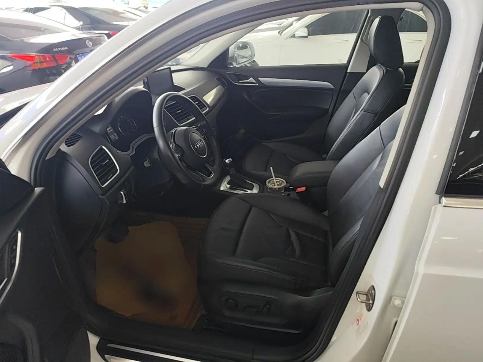 Audi Q3 2015 35 TFSI Millionth Anniversary Comfort Model — миниатюра 17