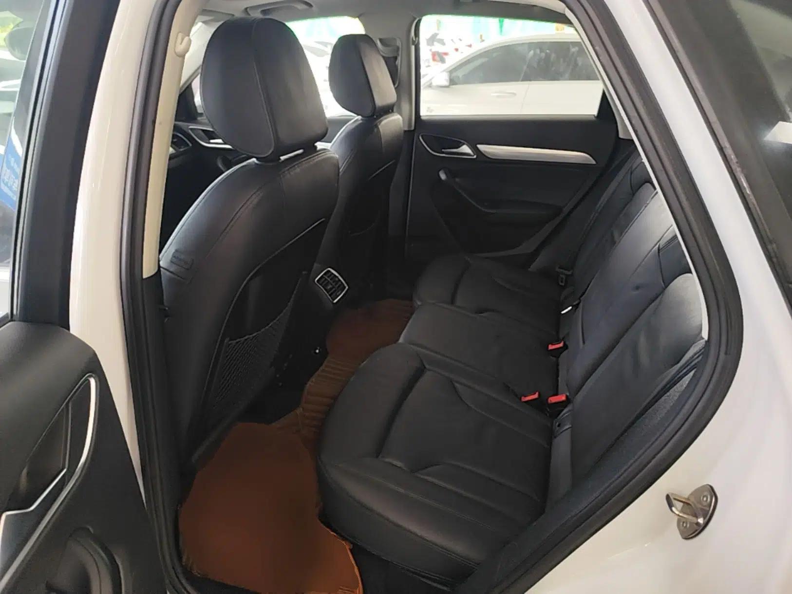 Audi Q3 2015 35 TFSI Millionth Anniversary Comfort Model — миниатюра 20