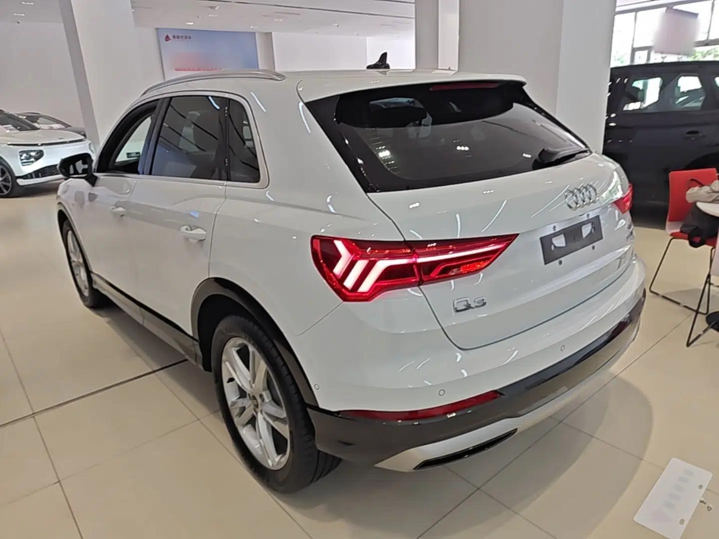 Audi Q3 2023 35 TFSI Fashion Elegant Version (1.4T) — миниатюра 4