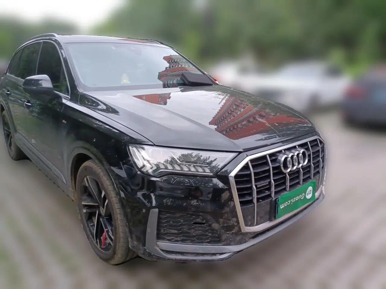 Audi Q7 2023 45 TFSI quattro S line Sport model — миниатюра 3