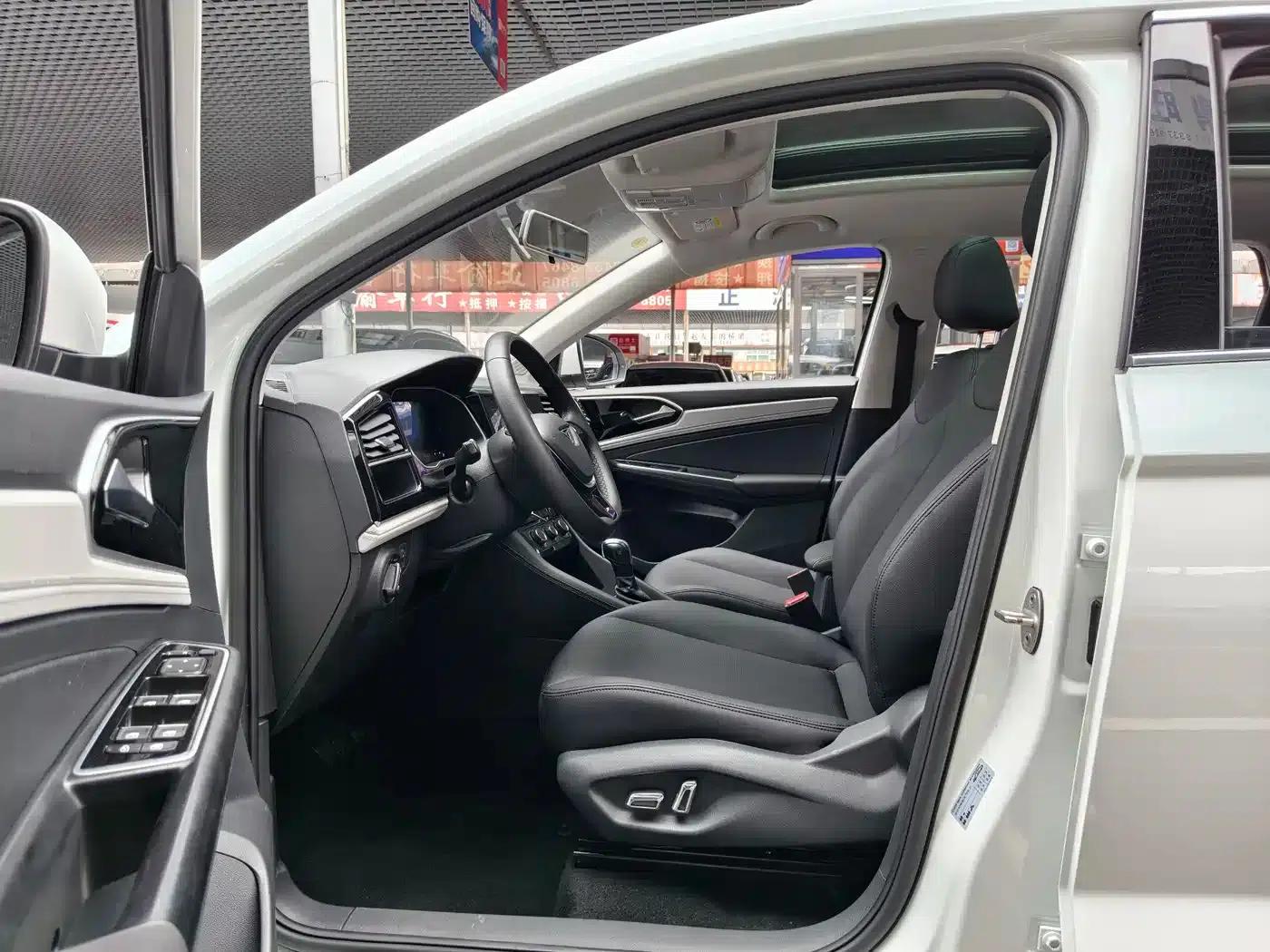 Jetta VS7 2023 280TSI Automatic Entry-Level Edition — миниатюра 8