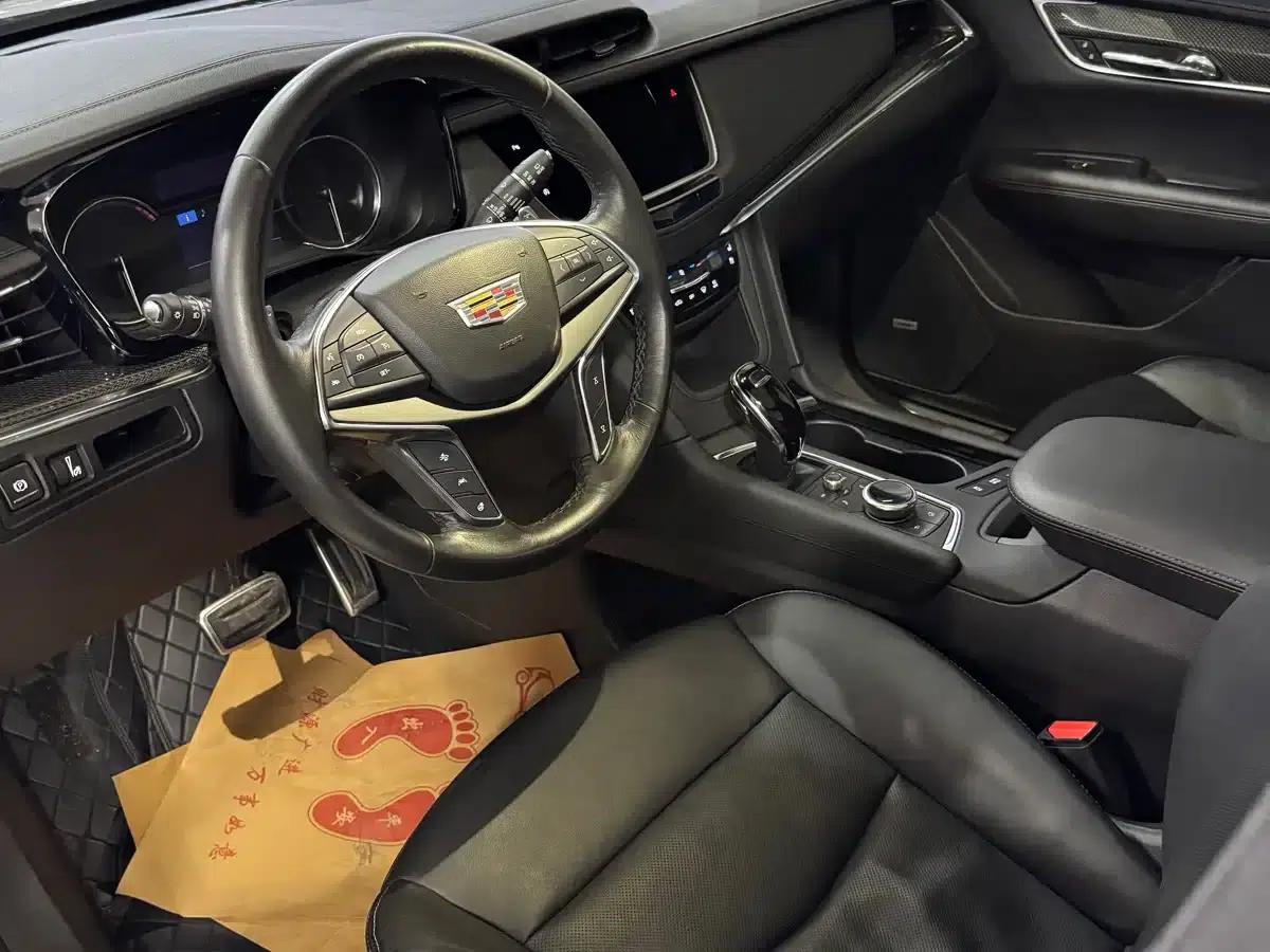 Cadillac XT5 2022 2.0T AWD Platinum — миниатюра 6