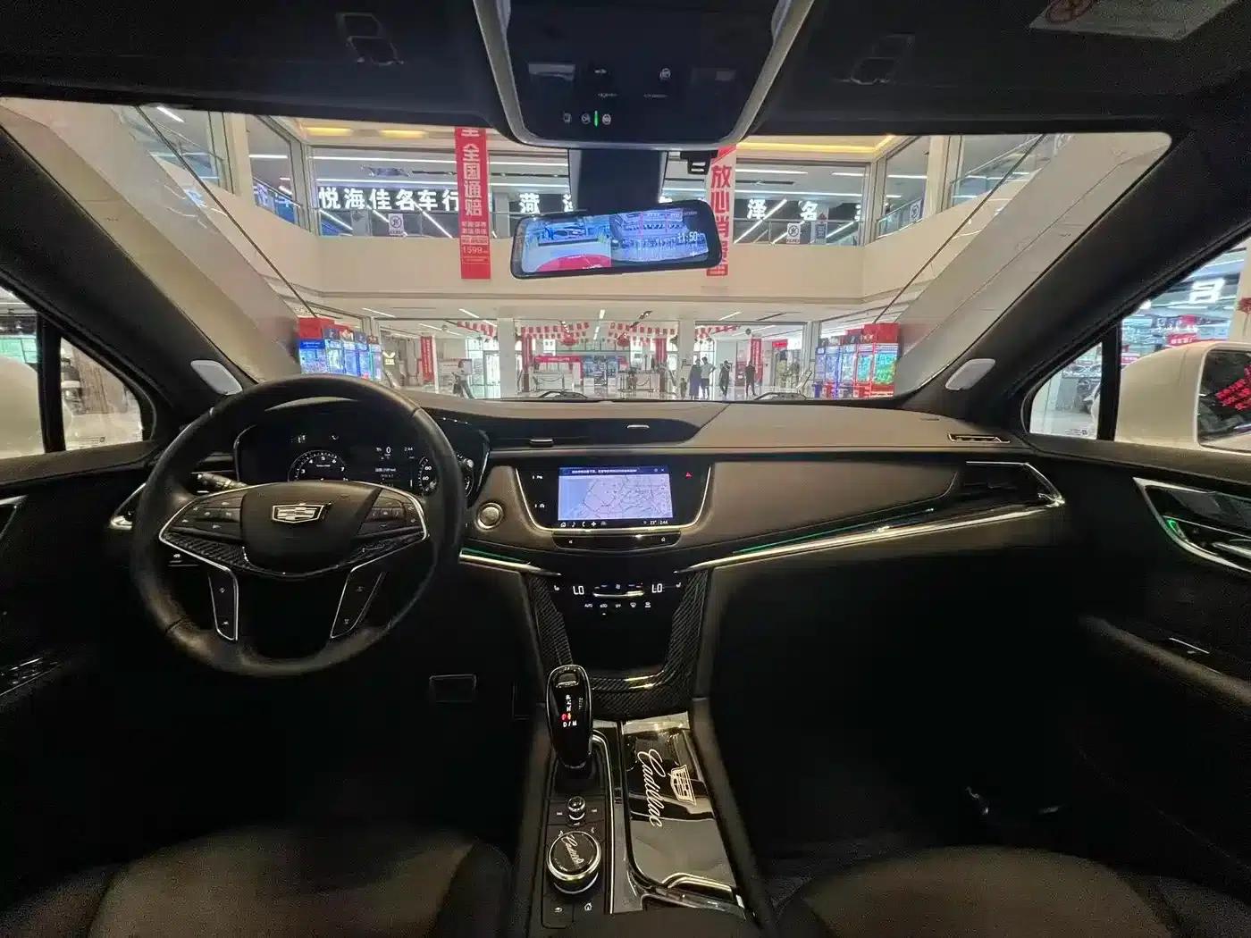 Cadillac XT5 2022 2.0T AWD Luxury — миниатюра 13